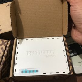 Thiết bị cân bằng tải mikrotik 750Gr3 hàng  mới có hộp